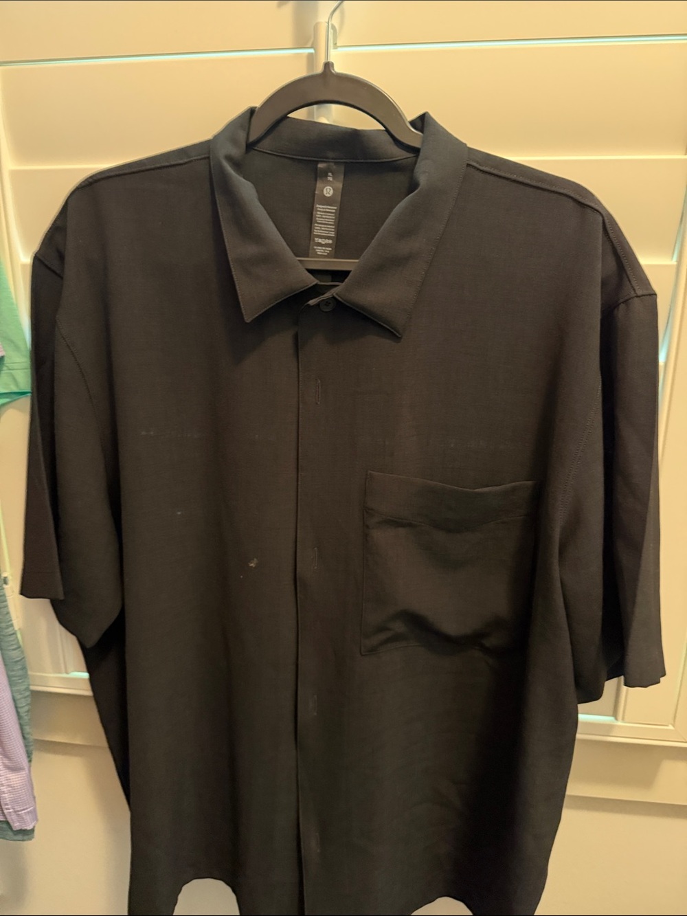 Men's Lululemon Black Short-Sleeve Button-Up Shirt